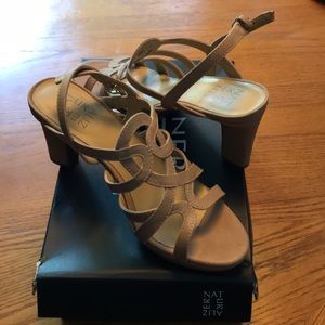 naturalizer cameron platform sandal